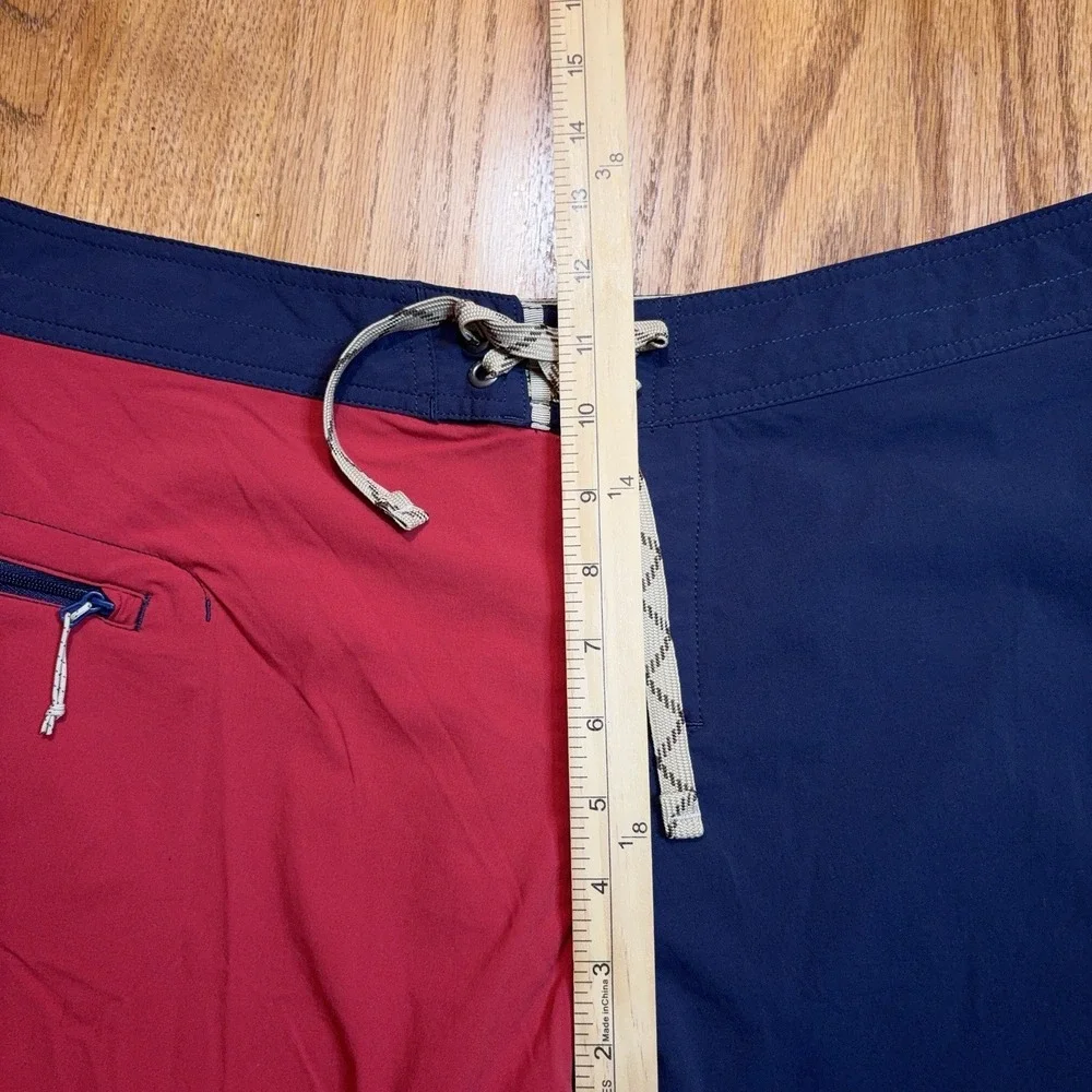 Patagonia Wavefarer Board Shorts Mens 32 Colorblock Navy Red Swim Trunks‎